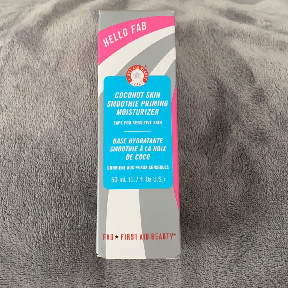 Coconut skin smoothie priming moisturizer